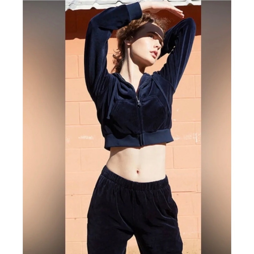 Brandy Melville Velour Set in Navy One Size Excellent Condition Worn Once